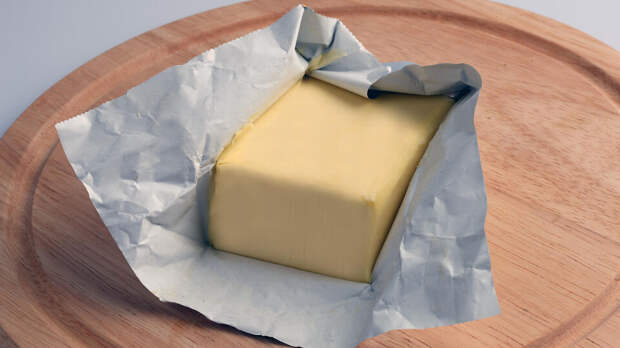 Женщина спрятала телефон в брикете масла и попыталась передать его в изолятор