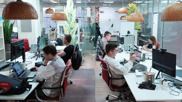 Путин: безработица в России снизилась до 2,2%