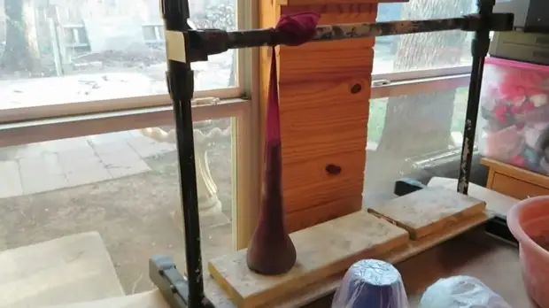 Декорируйте огород чудесными грибочками из цемента. Очень простая и не затратная работа