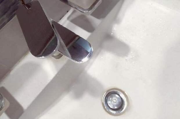 Суд обязал "РКС-Тамбов" устранить затопление подвала и сети водоотведения в доме на Совхозном переулке