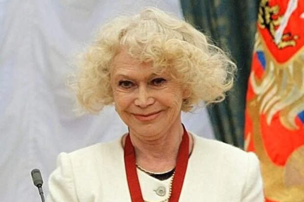 Секрет уюта Светланы Немоляевой: как антиквариат и ручная работа создали ее дом