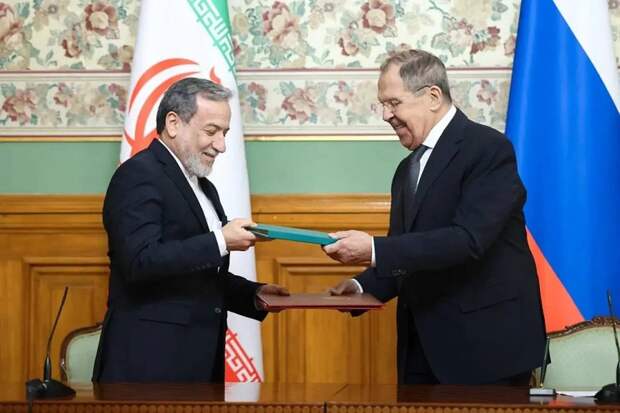 Глава МИД Ирана: Тегеран благодарен России за помощь и поддержку