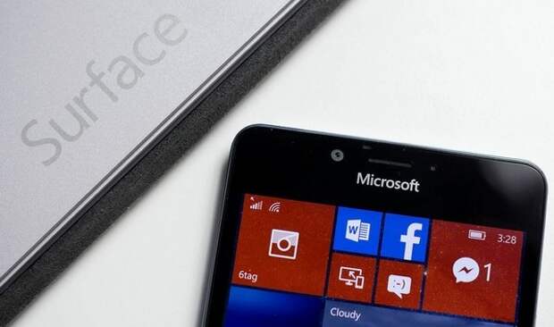 Смартфон Microsoft Surface Phone