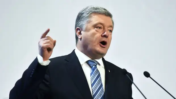 Порошенко пообещал ежемесячное улучшение жизни на Украине