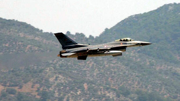 Самолет F-16 ВВС Турции Самолет F-16 ВВС Турции - РИА Новости, 1920, 02.02.2022