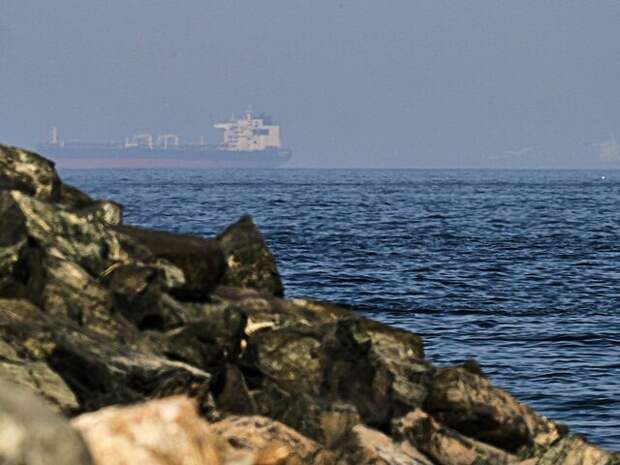 Fars: Иран и США ведут бои в районе Ормузского пролива