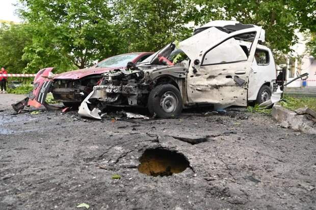 Мэр Белгорода Демидов показал фото последствий обстрела Белгорода 14 мая