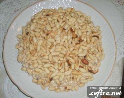 tort-snikers-vykladyvaem-orehi.jpg