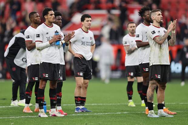 «Байер» не смог победить в Бундеслиге во втором матче подряд, сыграв вничью с «Майнцем»