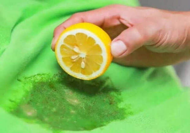 Лимон от пятен на одежде / Фото: neperestirat.ru