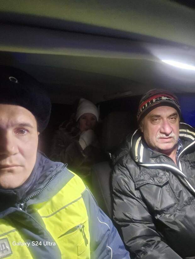 Менделеевск районында ЮХИДИ башлыгы юлда микроавтобуслары ватылган парларга булышкан