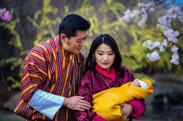 В Бутане рождение принца отпраздную высадкой леса из 108 000 деревьев берите пример, бутан, наследник, новый лес, праздник