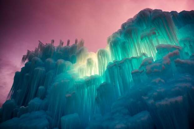Волшебный замок льда и пламени (14 фото)