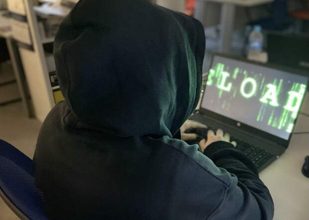 Умная колонка начала "просыпаться" сама по себе из-за действий кибермошенников