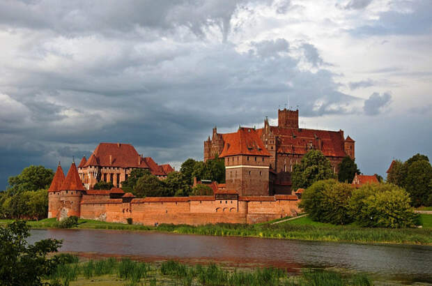 Замок Мальборк, Польша.
