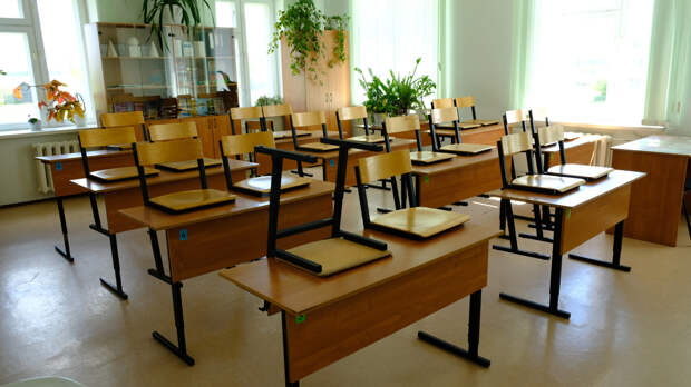 Обвиненную в педофилии российскую учительницу проверят на вменяемость