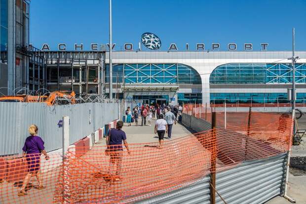 Пассажиры рейса «Новосибирск-Баку» больше 9 часов ждали вылета в аэропорту Толмачево
