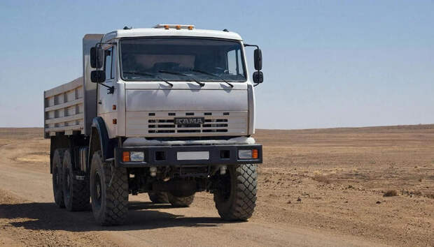 Есть ли свет в конце тоннеля? Топ-менеджер "КАМАЗ" рассказал о ситуации на рынке грузовиков в России