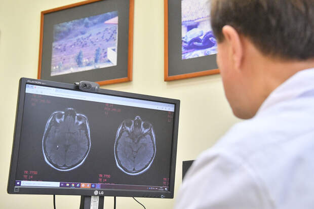 Невролог Комаров: непроизвольные движения ребенка – это признак синдрома Туретта