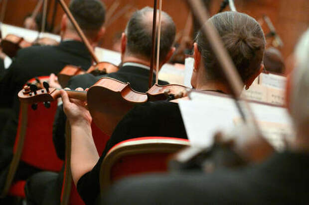 Артисты Большого симфонического оркестра доставлены из Исфахана в Тегеран