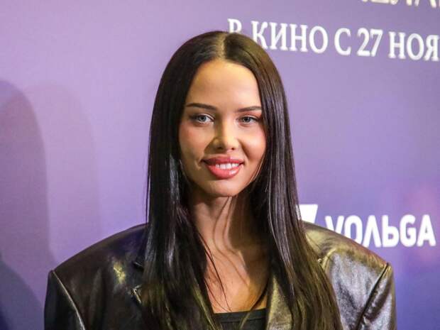 Решетова с сыном от Тимати переехала к жениху в загородный дом