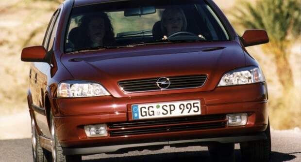 5 дешевых автомобилей, страдающих жутким «масложором»