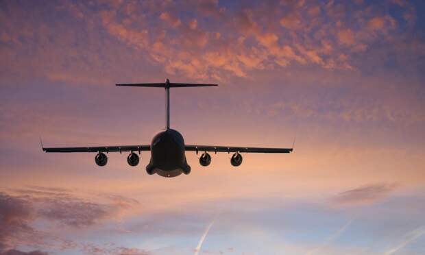 Отдых отменяется: более 50 тысяч жителей Архангельской области и НАО не смогут выехать за границу из-за долгов