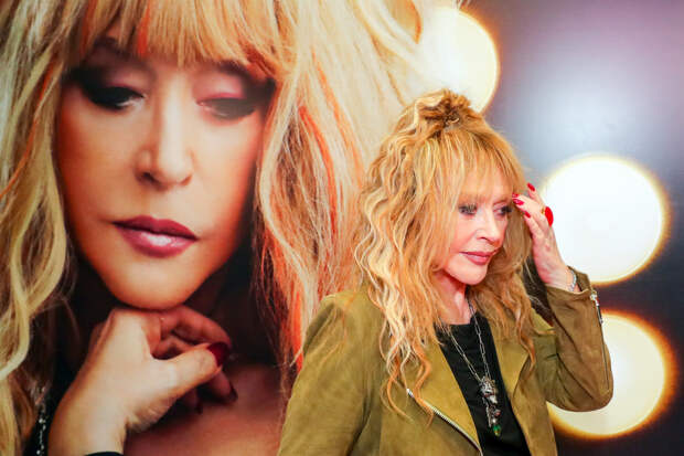 Ковалев призвал изъять песни Пугачевой в пользу государства