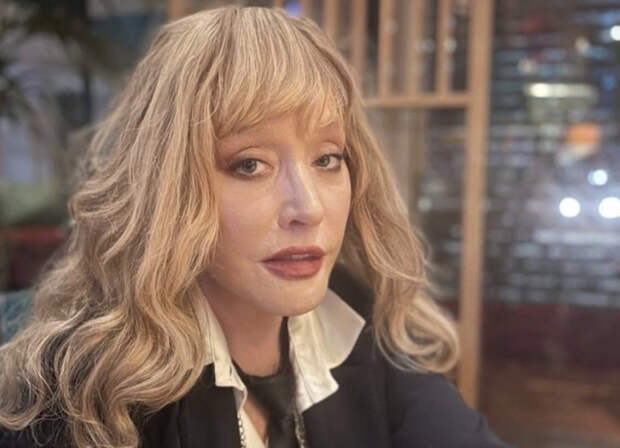 «Не узнать!»: свежее фото Пугачевой с тростью поразило соцсети