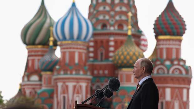 "Человек железной воли, не тратит слов попусту": как на Западе видят Путина