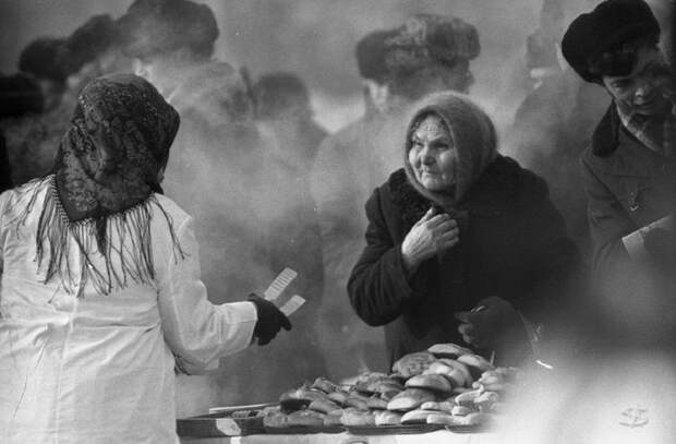 Запрещённые фото серой советской жизни.