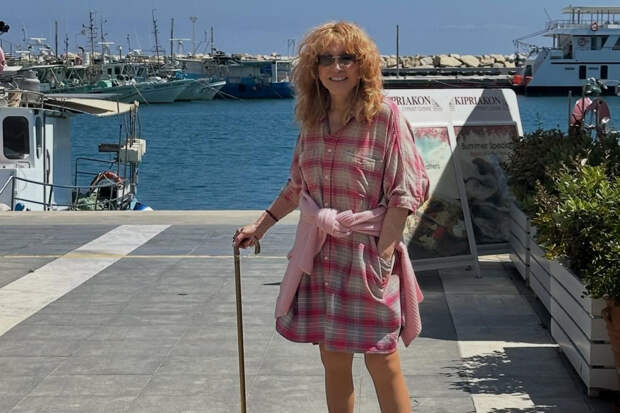 Максим Галкин опубликовал новое фото 77-летней Аллы Пугачевой с тростью