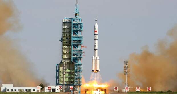 Китайская ракета нового поколения вывела на орбиту три спутника