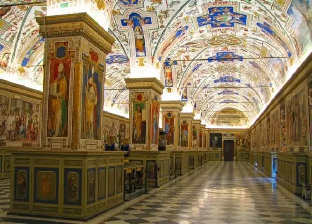 Библиотека Ватикана: уникальное место в мире, где собрано все знания о человечестве