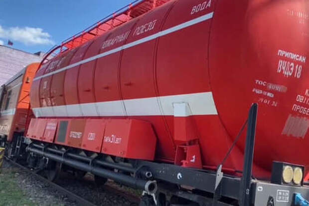 Пожарный поезд направили на тушение пожара на терминале НОВАТЭК в Ленобласти