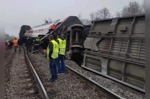Вагон встал на дыбы: артисты раскрыли детали схода поезда в Ульяновске