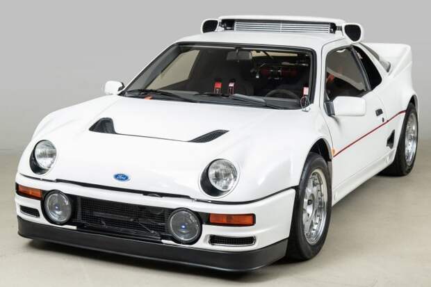 Ультра-редкий гоночный Ford RS200 Evolution из 80-х