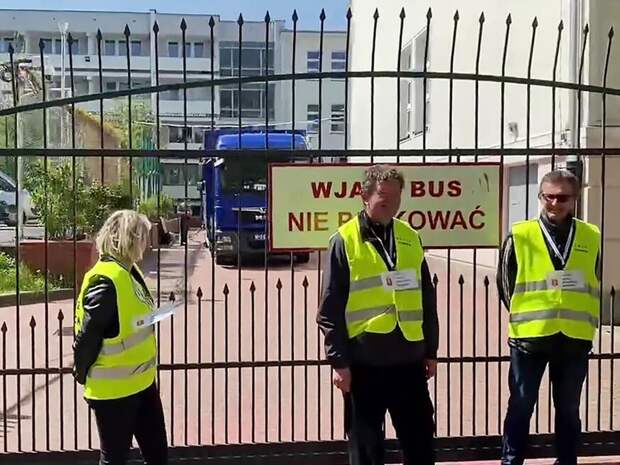 Захват школы при посольстве РФ в Варшаве попал на видео, вызвав протест МИД