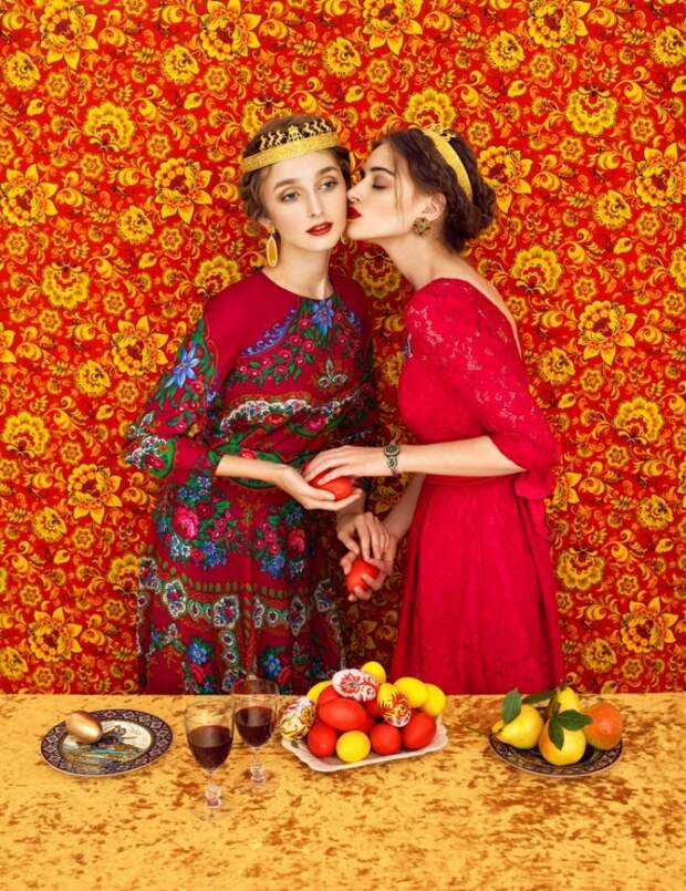 Русские красавицы в традиционных нарядах