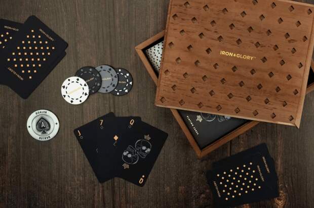 Iron & Glory Dead Man's Hand Poker Set