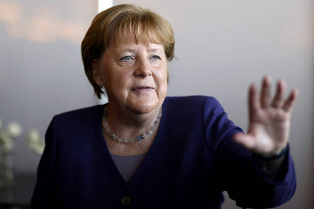 Бундестаг: Меркель потратила €65 тысяч из госбюджета на стрижки и макияж