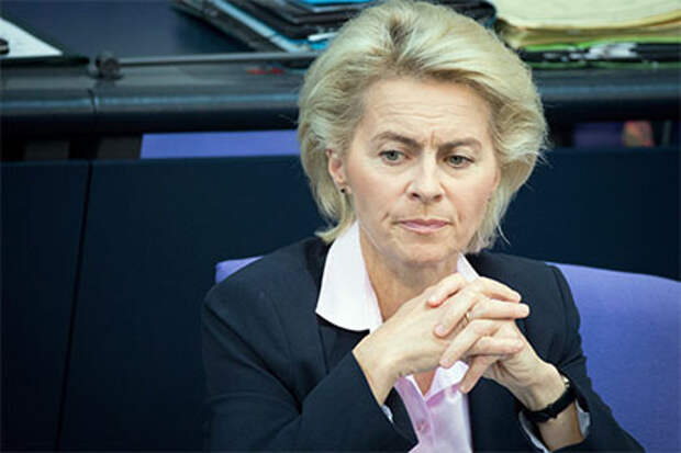 Блондинка: Министр обороны Германии призвала Россию докладывать о передвижениях своих войск | Продолжение проекта &quot;Русская Весна&quot;