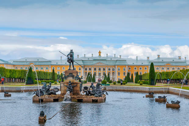 10 самых красивых фонтанов Санкт-Петербурга (ФОТО)