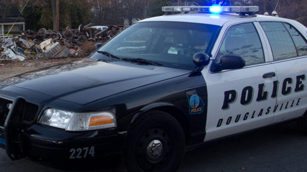 Называли образцом для подражания: школьный тренер изнасиловала ученика