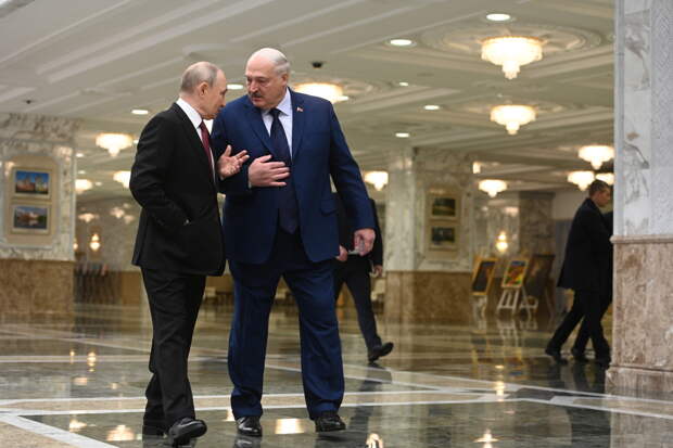 Лукашенко с юмором прокомментировал визит в Москву на День Победы несмотря на реакцию Путина