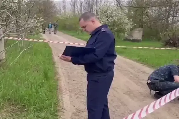 На Кубани рабочий избил двух мужчин доской: их тела выбросил на дорогу