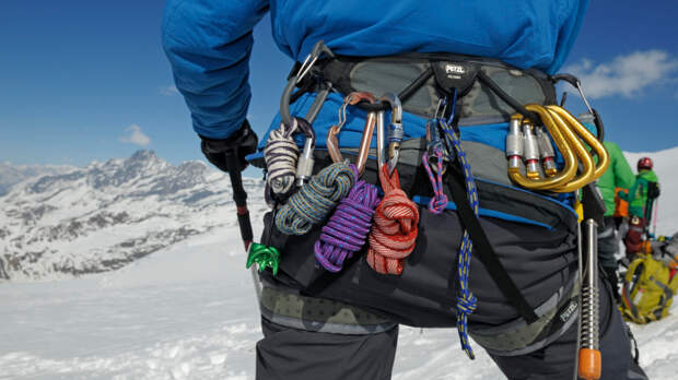 Россияне застряли на высоте 7460 метров на горе Манаслу в Непале