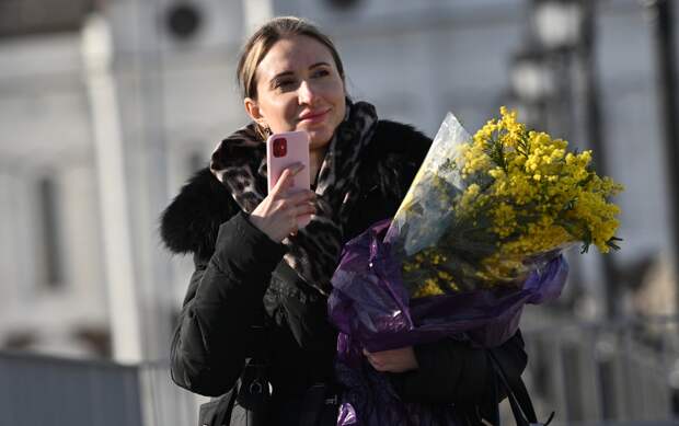 Россияне назвали самые удачные и неудачные подарки к 8 Марта