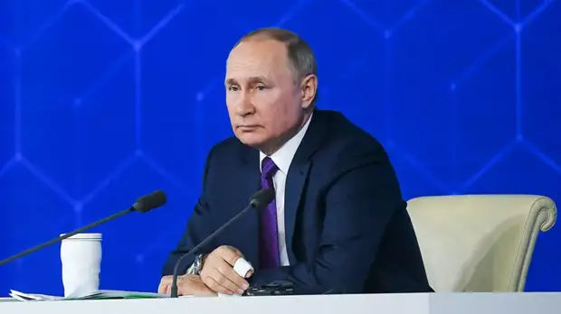 Путин ответил анекдотом на вопрос, почему не берёт Мишустина в тайгу