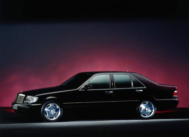 Mercedes-Benz-W140-47